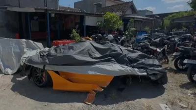 Ini Penyebab McLaren YouTuber Kecelakaan