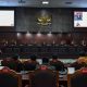 Hakim MK Sentil Maskapai Soal Transparansi Delay Penerbangan