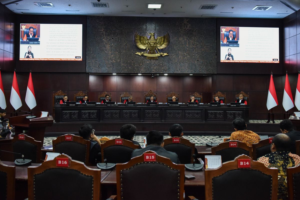 Hakim MK Sentil Maskapai Soal Transparansi Delay Penerbangan