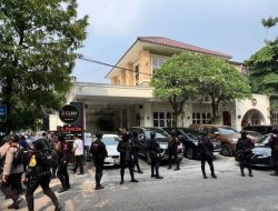 Brankas Raksasa Ditemukan di Kafe de’Clan Cipete