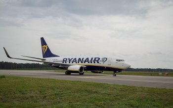 Jendela Pesawat Copot, Penerbangan Ryanair Berakhir Darurat