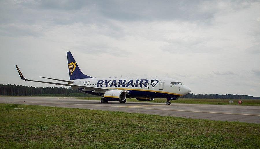 Jendela Pesawat Copot, Penerbangan Ryanair Berakhir Darurat